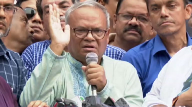 পলাতক শেখ হাসিনা গুজব ছড়িয়ে দুর্বৃত্তদের উস্কানি দিচ্ছে: রিজভী